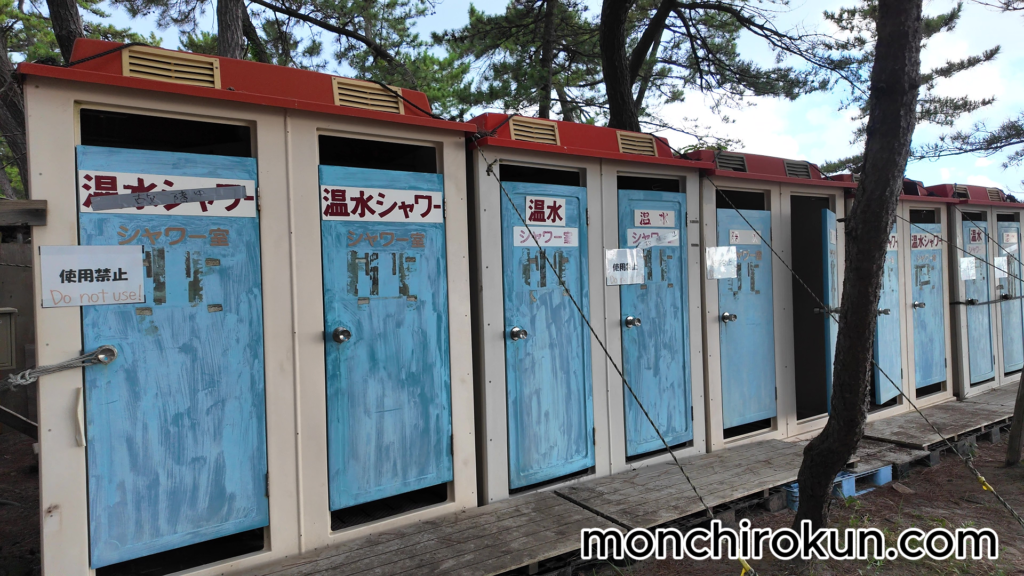 エンジェルキャンプ場温水シャワー(旧)外観