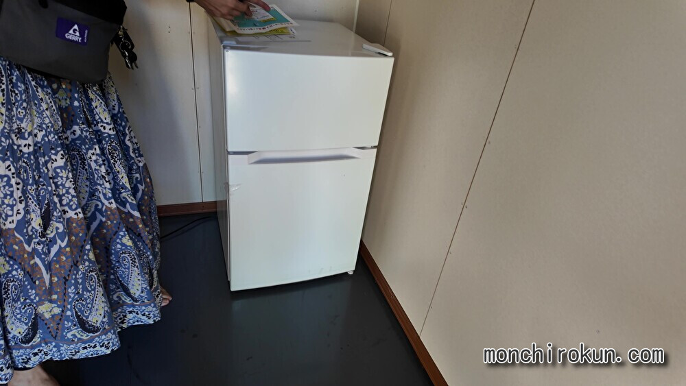 エンジェルキャンプ場コンテナハウス内部(冷蔵庫)