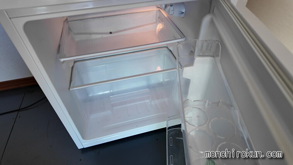 エンジェルキャンプ場コンテナハウス内部(冷蔵庫)02